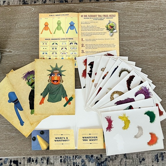 Muppet Whatnot Workshop custom Statue of Liberty puppet w/ branded bag & book - Picture 12 of 16